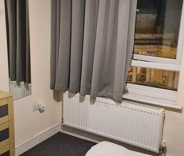 House share to rent - Photo 4