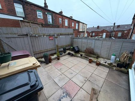 3 bedroom terraced house to rent - Photo 5