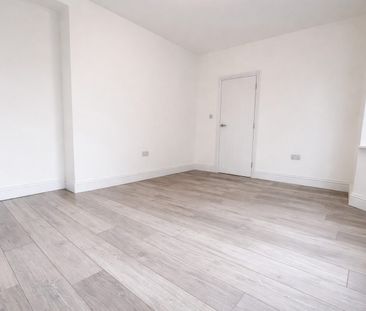 1 Bedroom Flat To Let - HP11 (Bills Included) - Photo 6