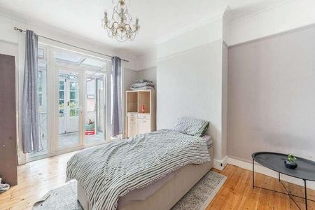 Pinner Road, Harrow, HA1 - Photo 2