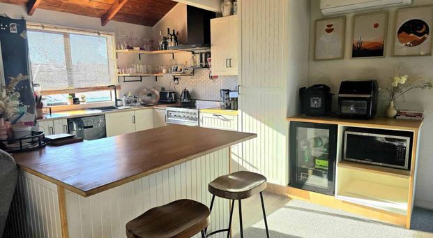 Character filled coastal beach pad - Photo 1