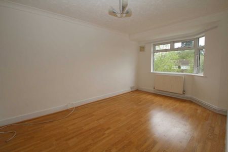 2 bed Maisonette for rent - Photo 4