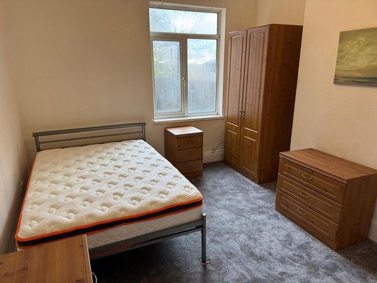 1 bedroom in a house share to rent - Photo 1