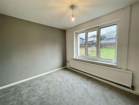 Queens Drive, Shafton, Barnsley, S72 - Photo 2