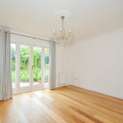5 bedroom detached house to rent - Photo 1