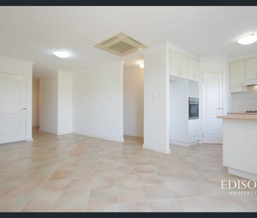 Quiet Double-Brick Villa in a Convenient Yokine Location - Photo 5