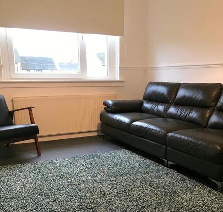 3 bedroom flat to rent - Photo 5