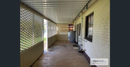 NEAT & TIDY FAMILY HOME - Photo 3