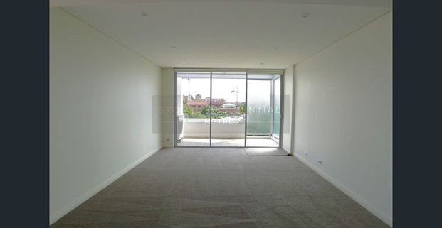 Modern 2 Bedroom Apartment in Convenient Location - Photo 1