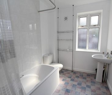 3 bedroom semi-detached house to rent - Photo 6