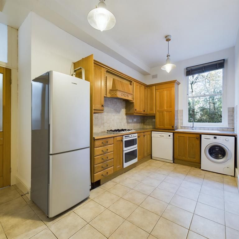 3 bedroom flat to rent - Photo 1