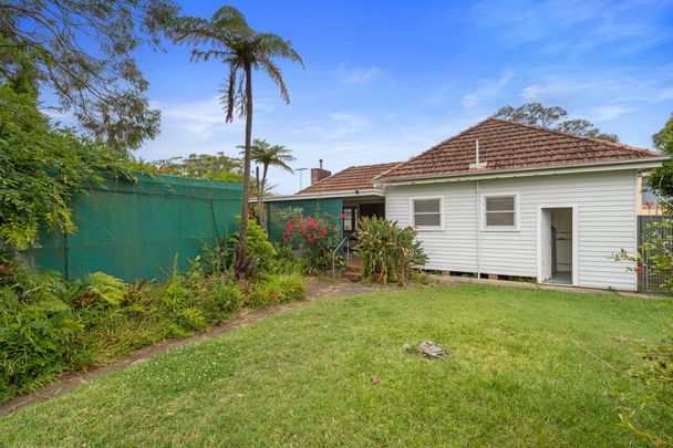 Two Bedroom Home on Large Block - Photo 1