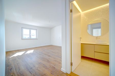 Apartamento T5 Duplex na Costa da Guia - Photo 3