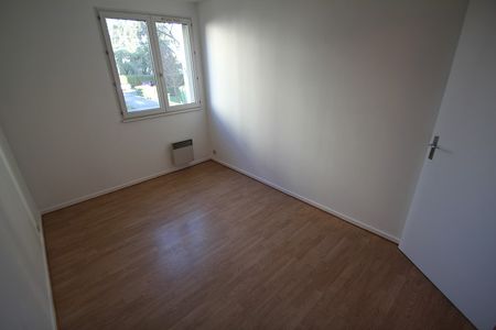 Location Appartement 3 pièces 73m² - Photo 3