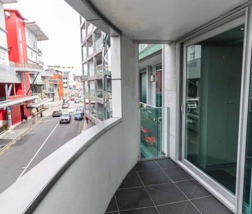 Large 2 Bed Apartment With City View - Photo 1