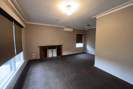 Large Family Home - Photo 3