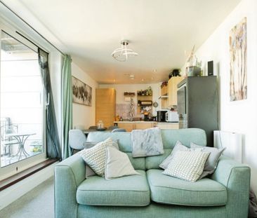 Ferry Court, CARDIFF - Photo 3