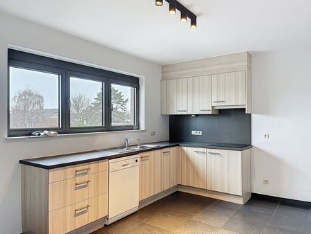 Appartement op de tweede verdieping met 2 slaapkamers en terras in centrum Ternat - Photo 2