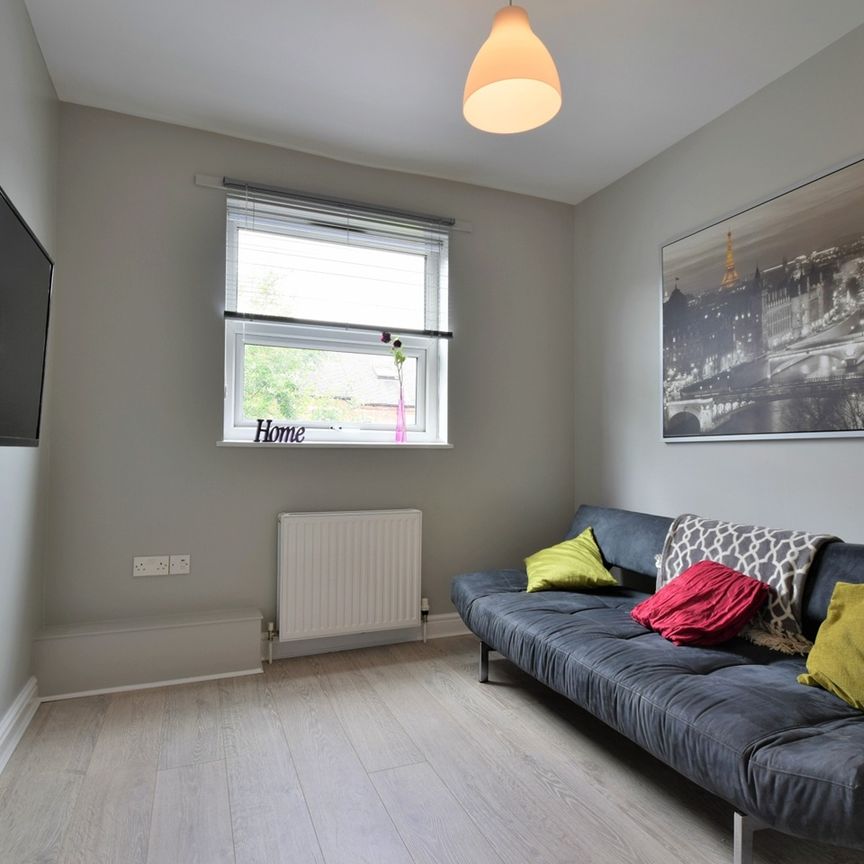 3 Bed Terraced House, Onslow Road, S11 - Photo 1