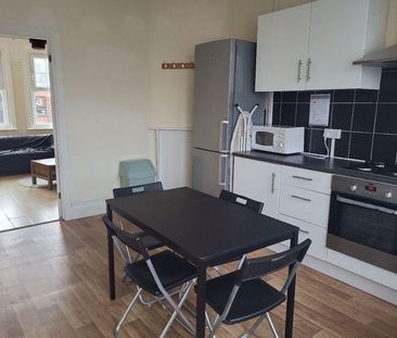 2 bedroom flat to rent - Photo 3