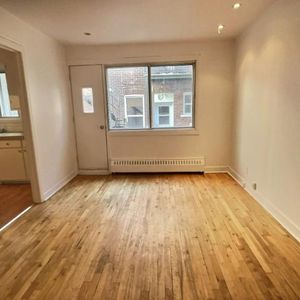 1 CH - 1 SDB - Montréal - $1,200 /mo - Photo 2