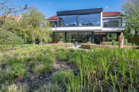 Prachtig gelijkvloers appartement met tuin ideaal gelegen aan de Zwinlaan - Photo 2