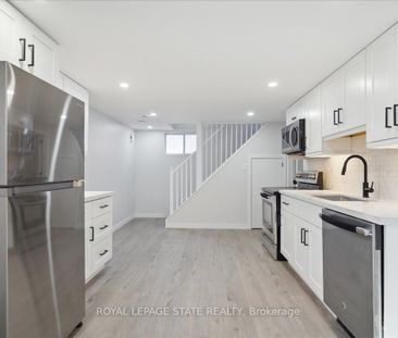 Detached Home For Lease | X8126100 - Photo 2