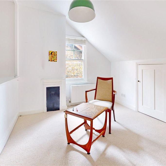 4 bedroom semi-detached house to rent - Photo 1