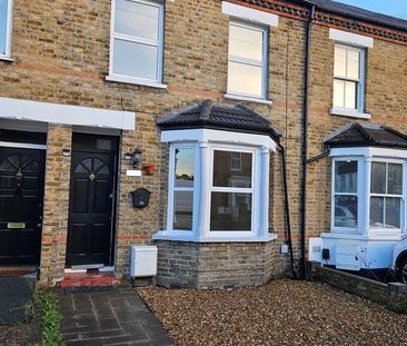3 bedroom terraced house to rent - Photo 5