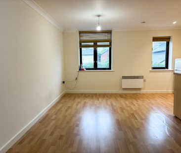 Studio to rent - Photo 2