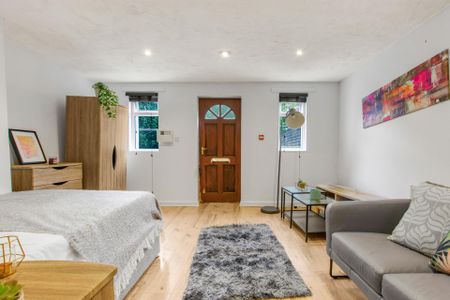 11 SPRING ROAD Leeds - LS6 1AD - Photo 3