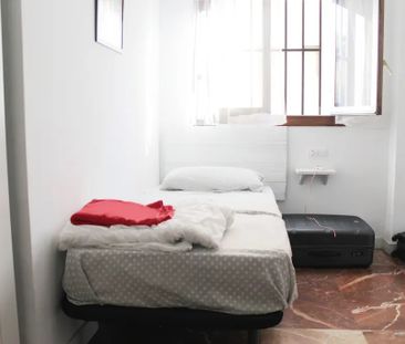 Calle Virgen de Luján, Sevilla, Andalusia 41011 - Photo 2