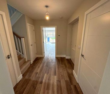 4 bedroom detached house to rent - Photo 6