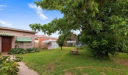 23 Wattle Avenue, Werribee - Charming Family Home in a Convenient Werribee Location - Photo 5
