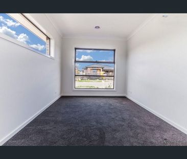 Low Maintenance Living in Merrifield's Estate ! - Photo 2