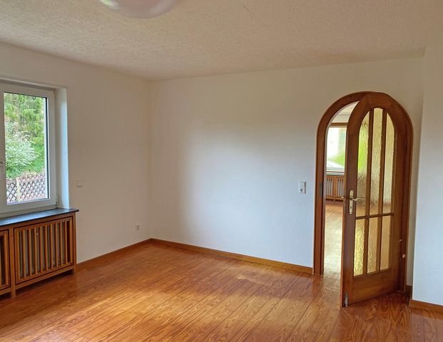 Schönes freistehendes Einfamilienhaus mit großem Sonnengarten - Foto 1