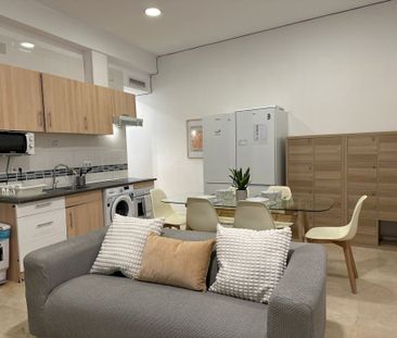 Beautiful cozy room in Sol - Photo 4