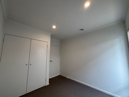 Contemporary Comfort with Modern Appeal - Photo 4