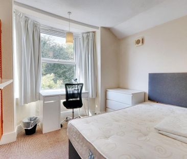 4 bedroom terraced house to rent - Photo 5