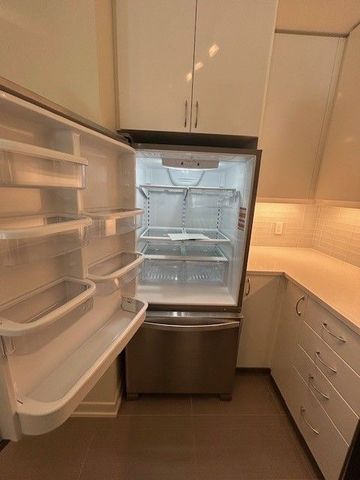 For Lease - 38 Annie Craig Drive Unit# 303, Toronto, Ontario - Photo 5