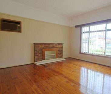 11 Hoskins Street, Gwynneville, NSW 2500 - Photo 2