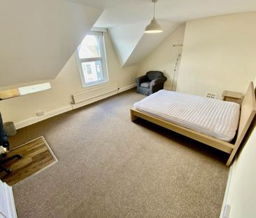 4 bedroom flat to rent - Photo 6