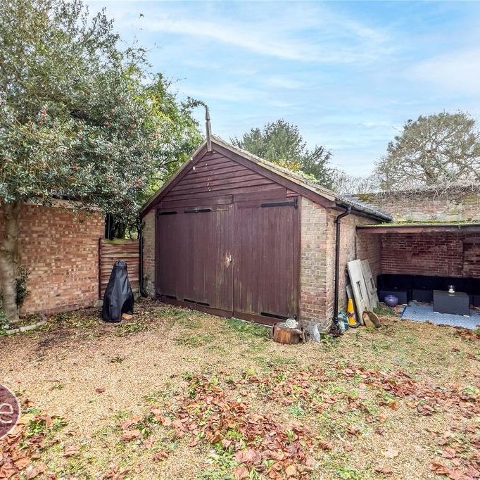 2 bedroom link detached house to rent - Photo 2