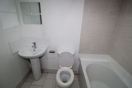 Fishergate Hill Flat, PRESTON, Lancashire PR1 8JB - Photo 4