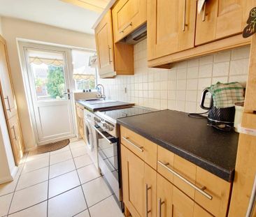 3 bedroom end of terrace house to rent - Photo 3