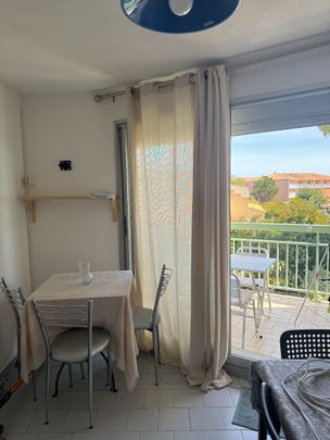 À louer : Appartement meublé 2 pièces avec vue sur mer à Sausset Les Pins - Photo 1