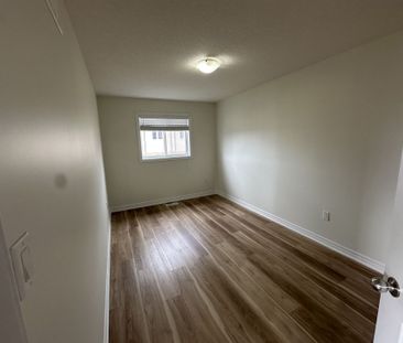 For Lease - 40 Kingsborough Dr Drive, Hamilton, Ontario - Photo 6