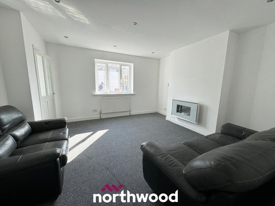 3 bedroom terraced house to rent - Photo 1