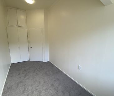 Owhiro Bay Living - Photo 3