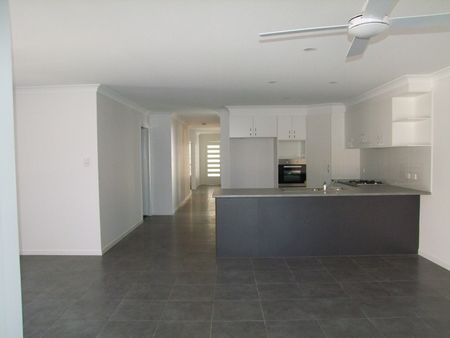 141 The Point Drive, Port Macquarie NSW 2444 - House For Rent | Domain - Photo 5